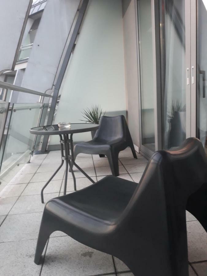 Apartament Onyx Poznan Bagian luar foto