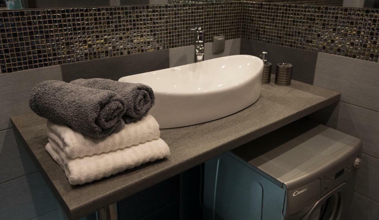 Apartament Onyx Poznan Bagian luar foto